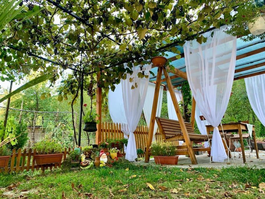 Hotel Sun House Tryavna Esterno foto
