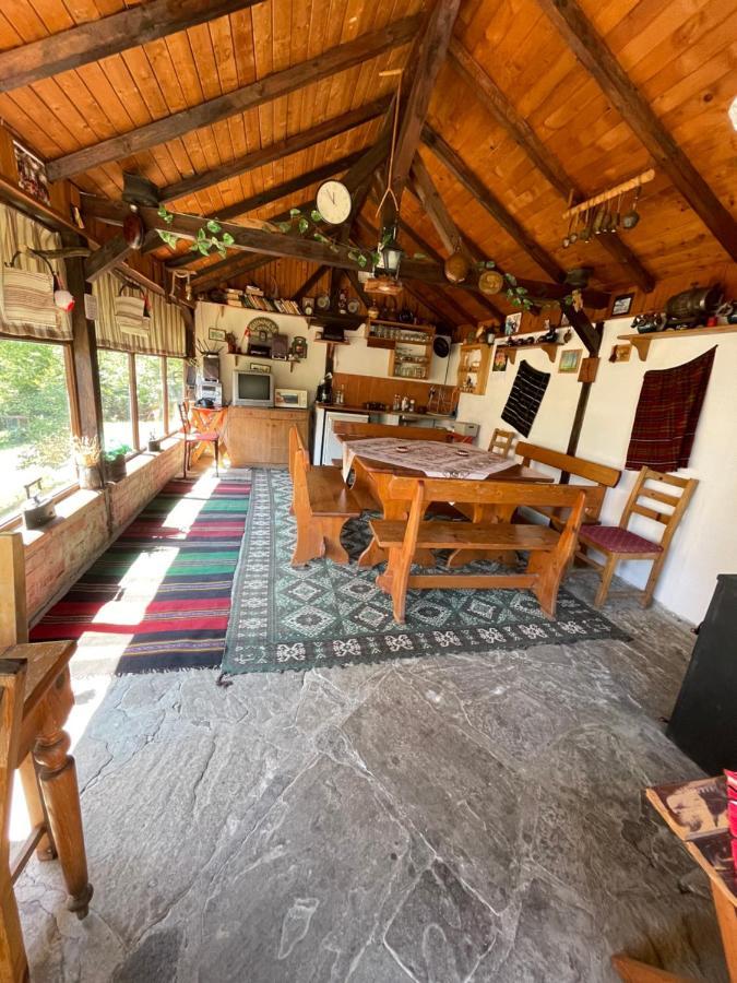 Hotel Sun House Tryavna Esterno foto