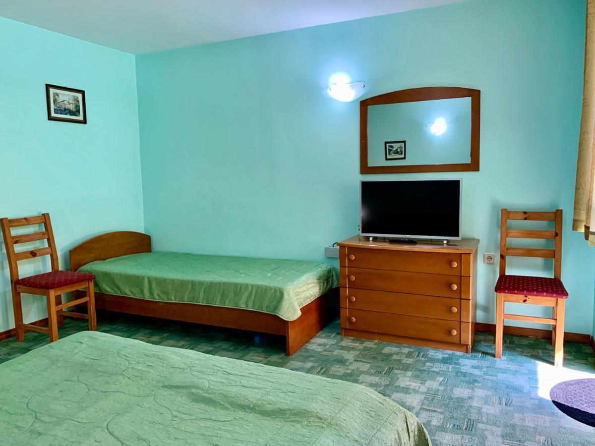 Hotel Sun House Tryavna Esterno foto