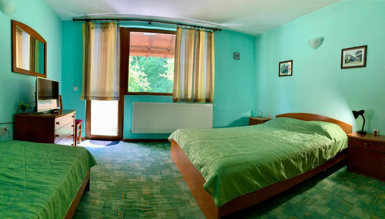 Hotel Sun House Tryavna Esterno foto