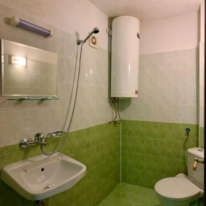 Hotel Sun House Tryavna Esterno foto