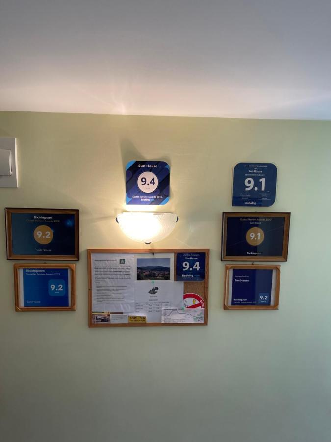 Hotel Sun House Tryavna Esterno foto