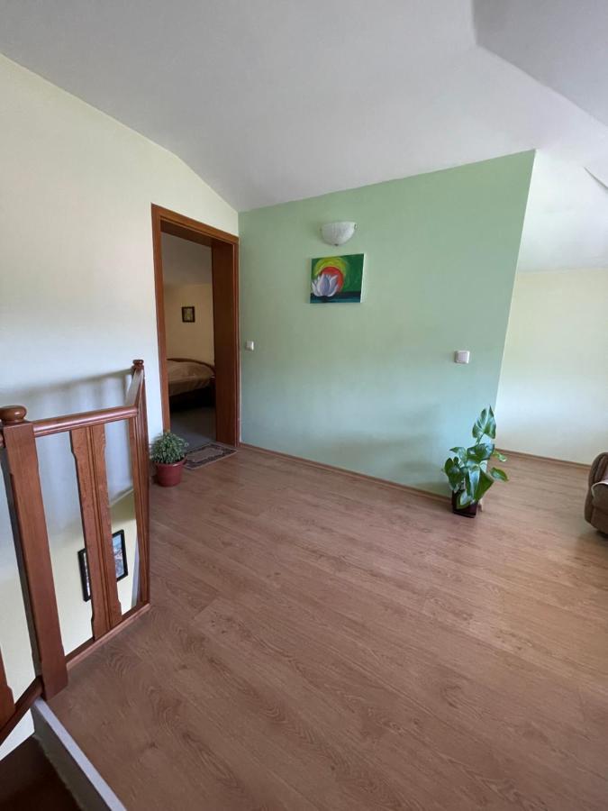 Hotel Sun House Tryavna Esterno foto