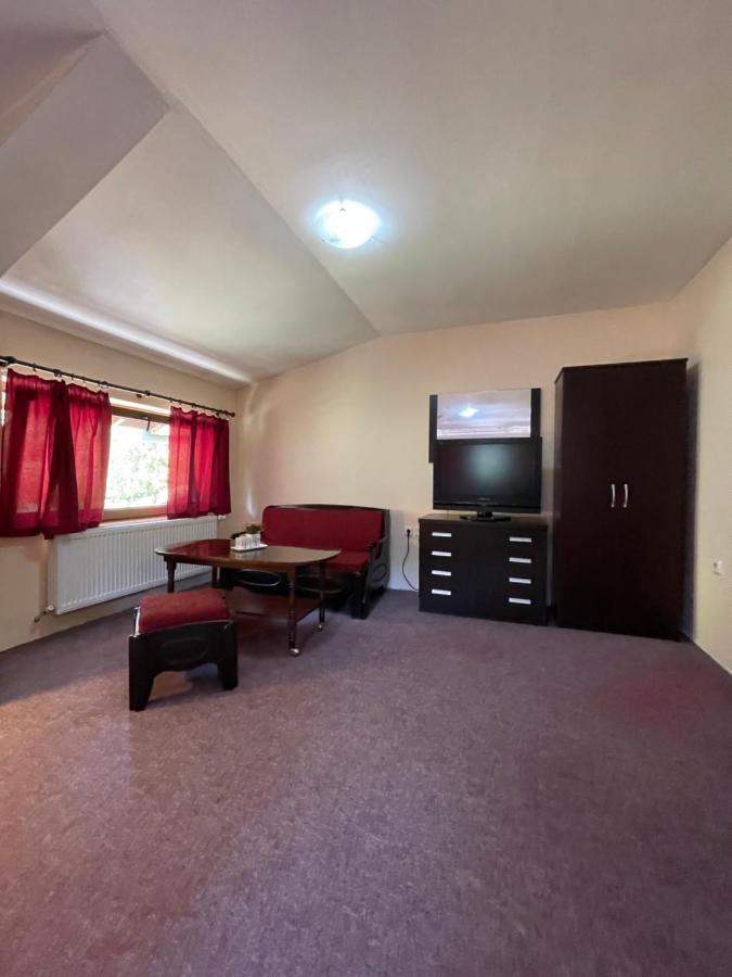 Hotel Sun House Tryavna Esterno foto